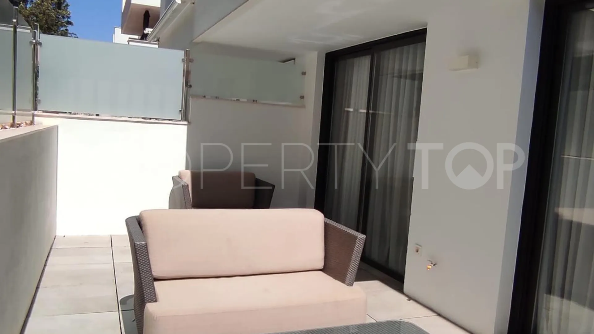 Ground floor apartment with 3 bedrooms for sale in Cala de Mijas
