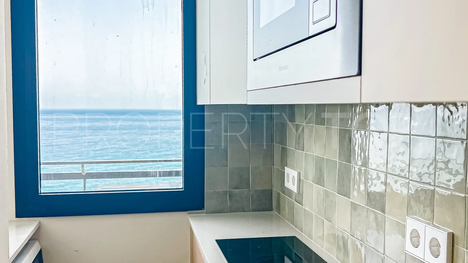 For sale Playa Bajadilla - Puertos apartment