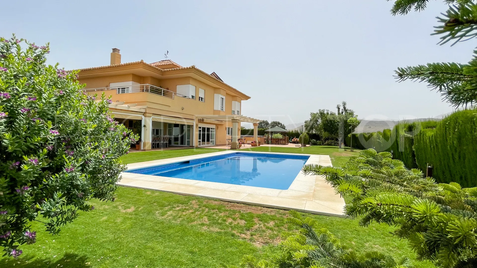 For sale Antequera villa with 6 bedrooms