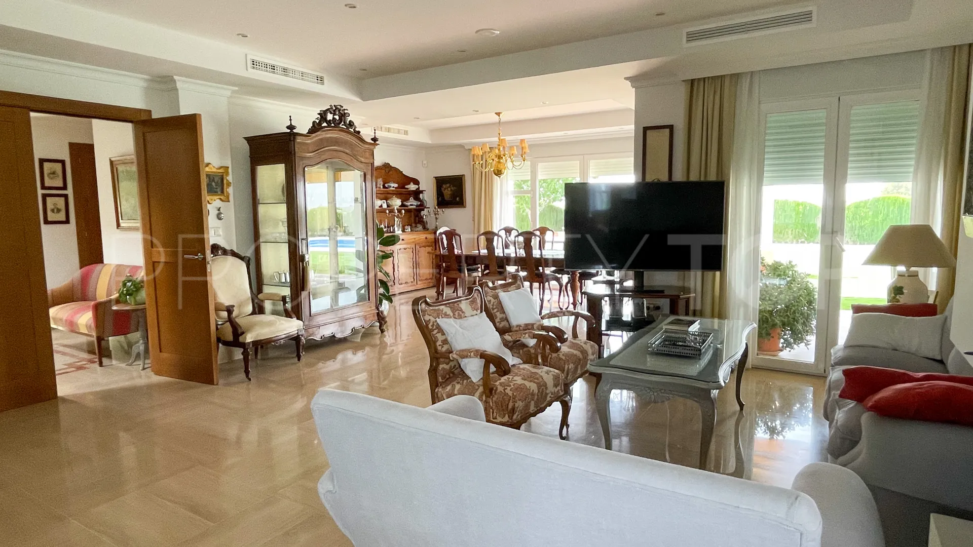 For sale Antequera villa with 6 bedrooms