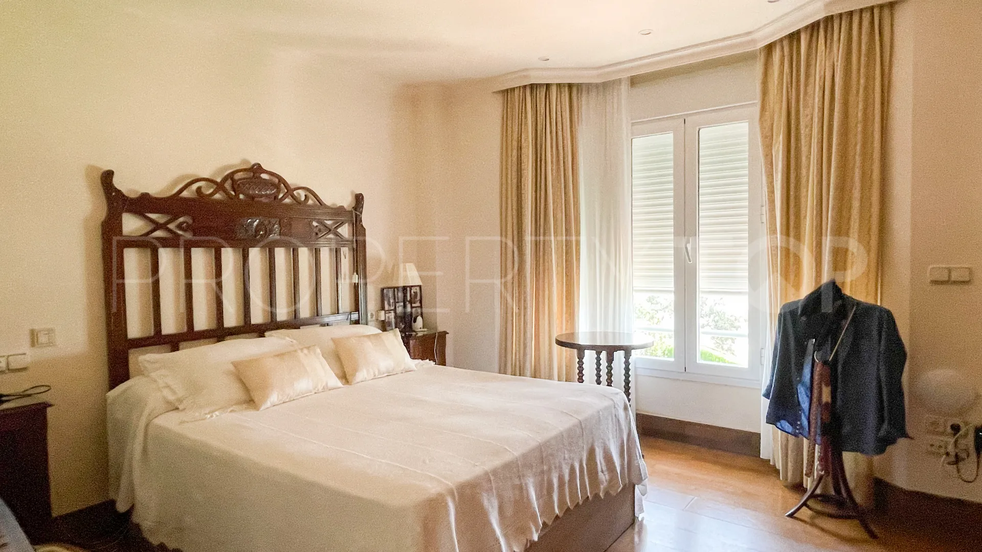 For sale Antequera villa with 6 bedrooms