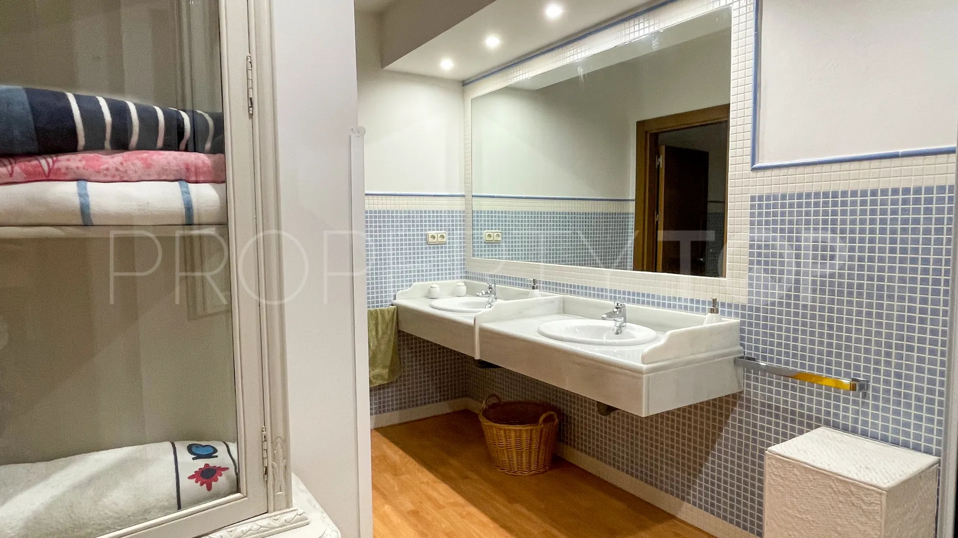 For sale Antequera villa with 6 bedrooms
