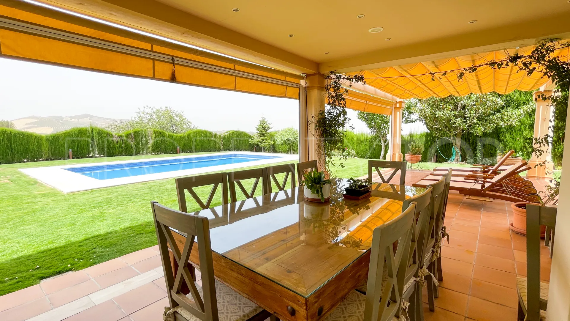 For sale Antequera villa with 6 bedrooms