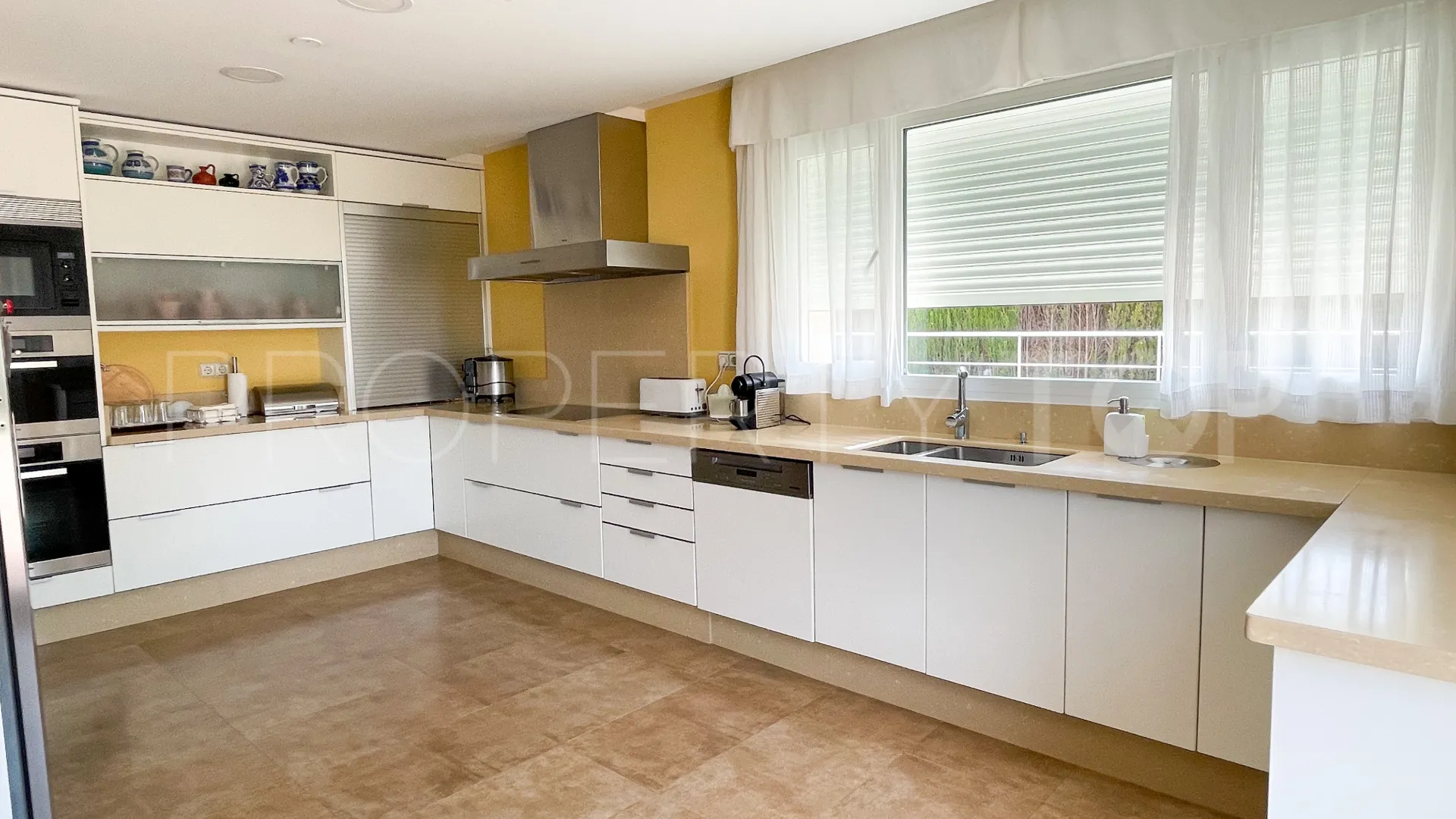 For sale Antequera villa with 6 bedrooms