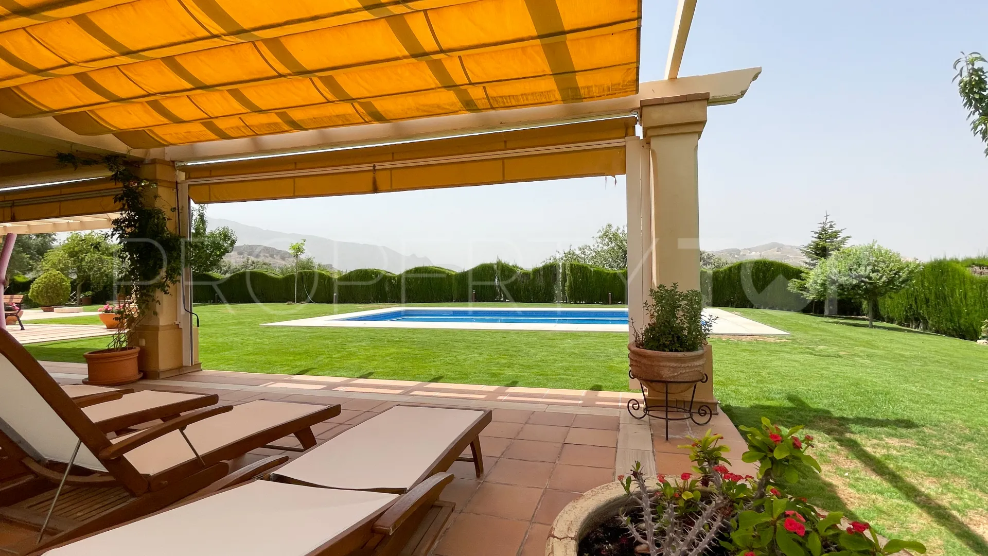 For sale Antequera villa with 6 bedrooms