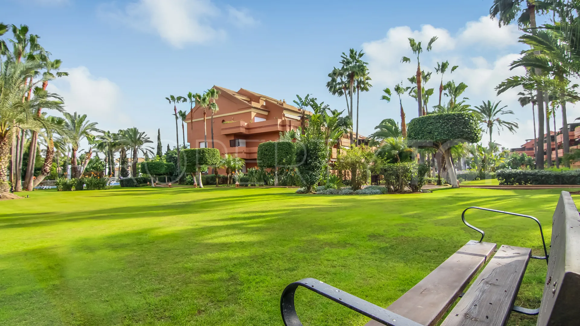 El Embrujo Playa ground floor apartment for sale