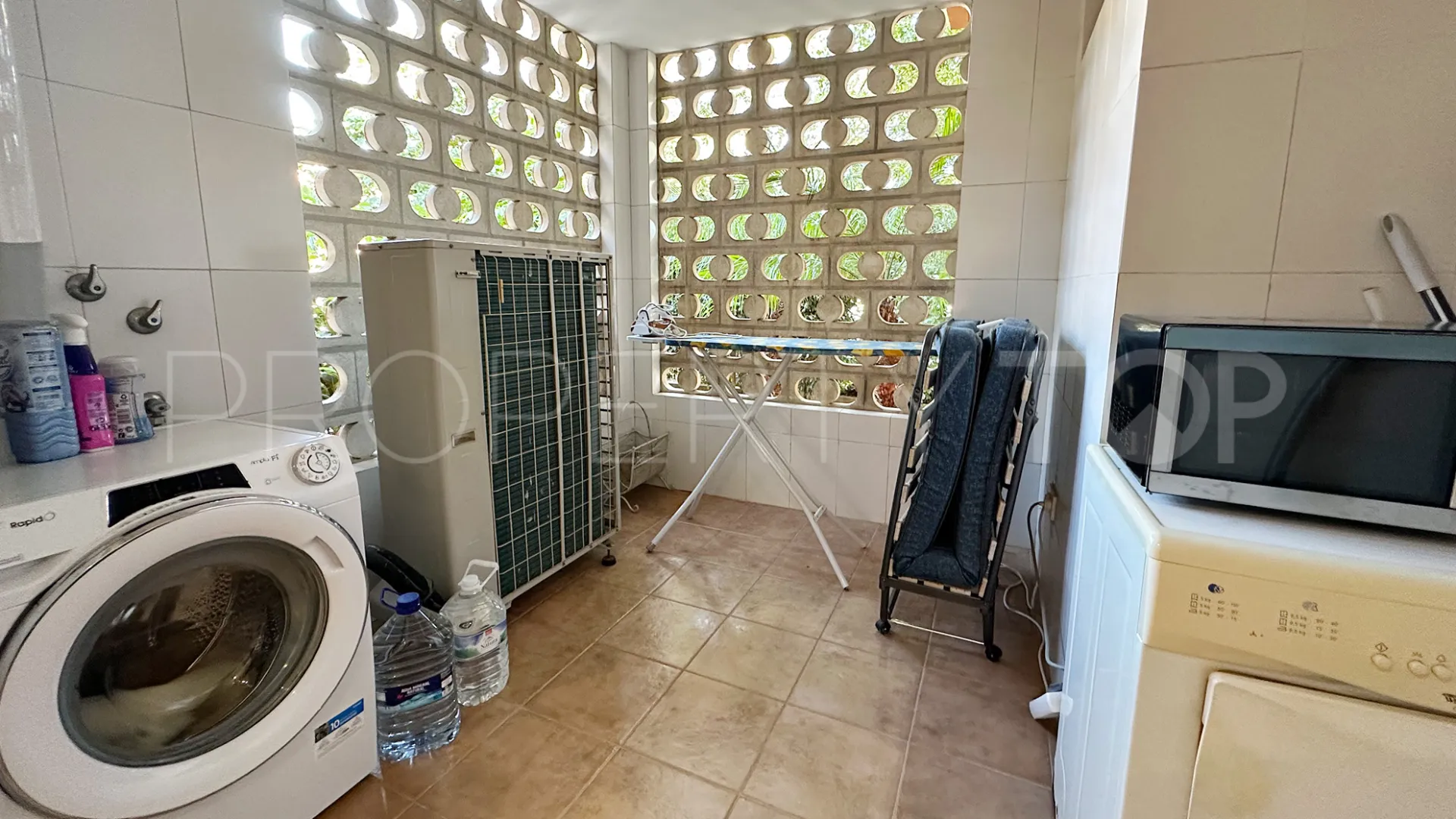 Apartamento planta baja con 2 dormitorios en venta en El Embrujo Playa