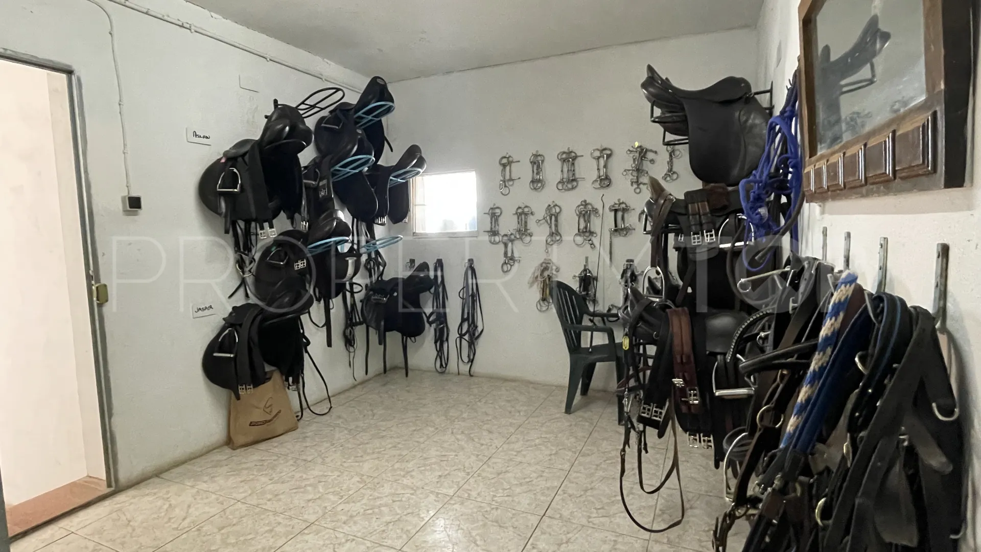 Mollina, cortijo en venta
