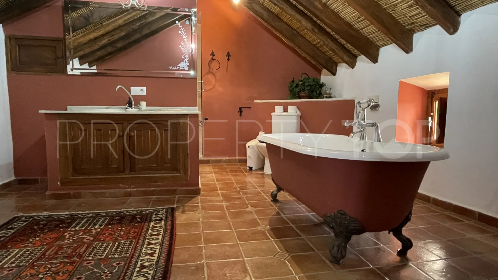 Mollina, cortijo en venta
