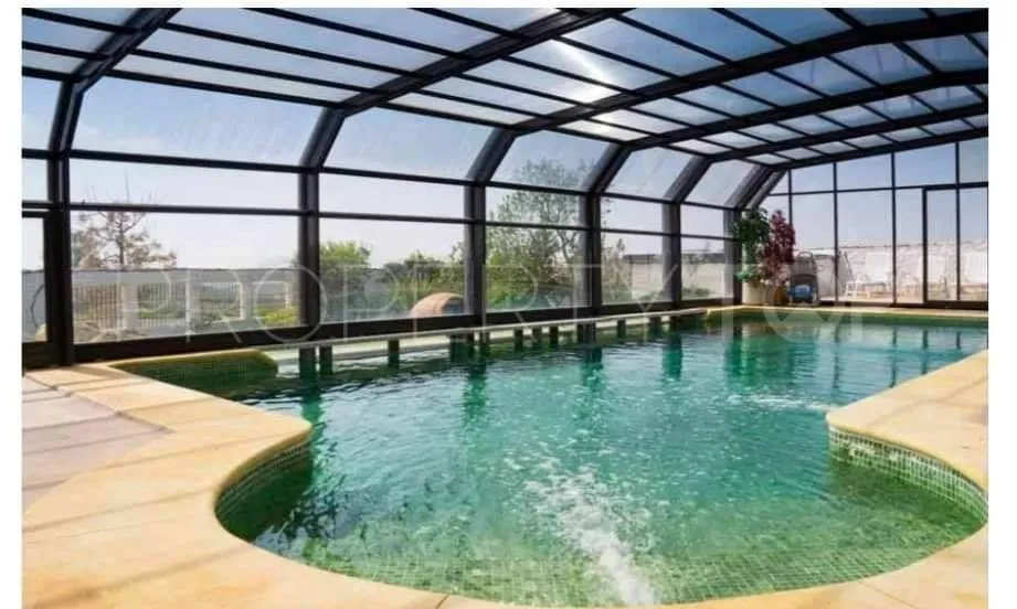 Mollina, cortijo en venta