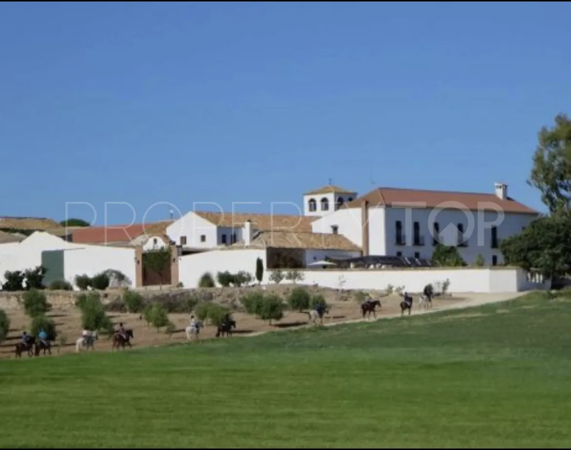 Mollina, cortijo en venta