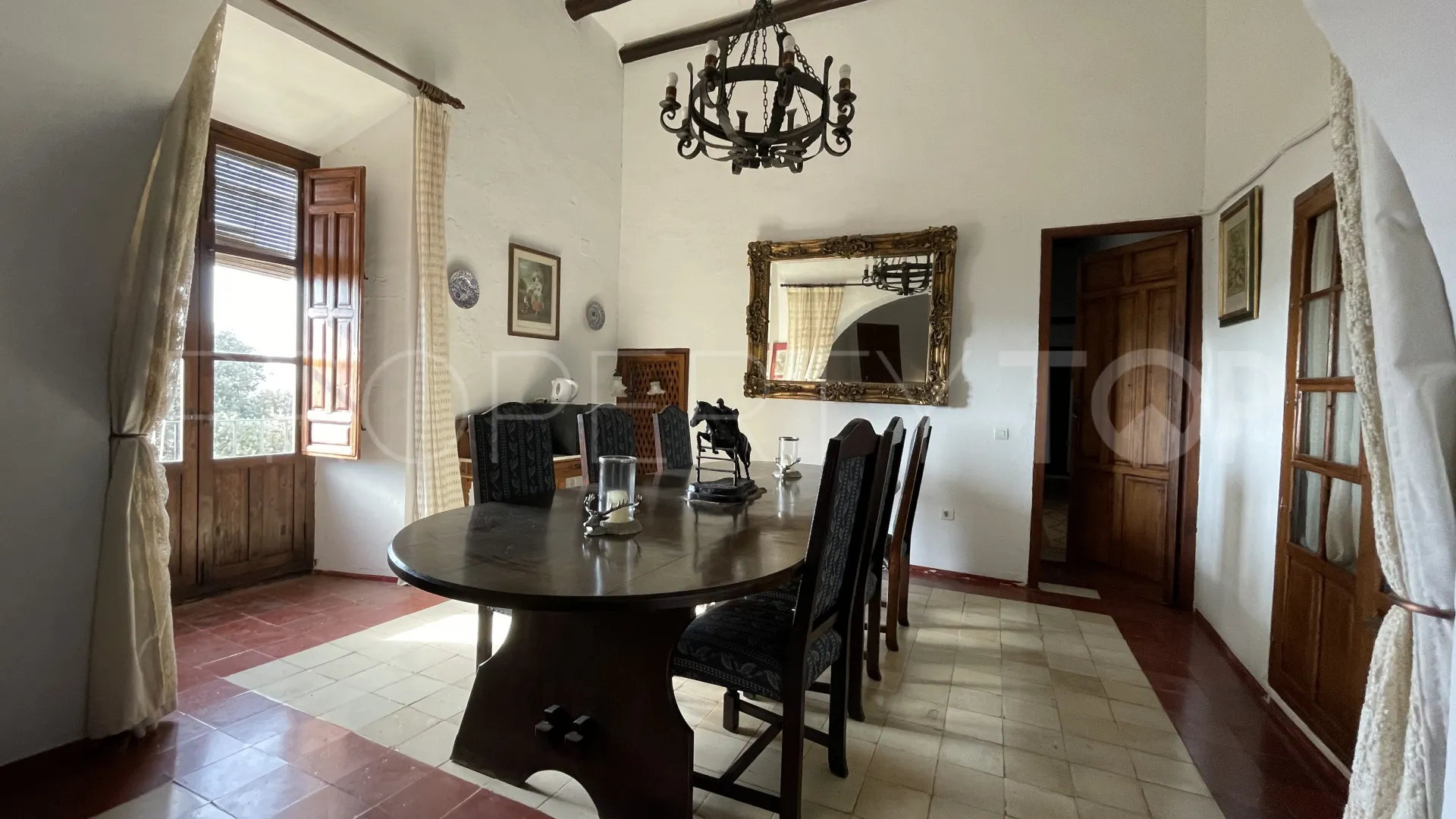 Mollina, cortijo en venta