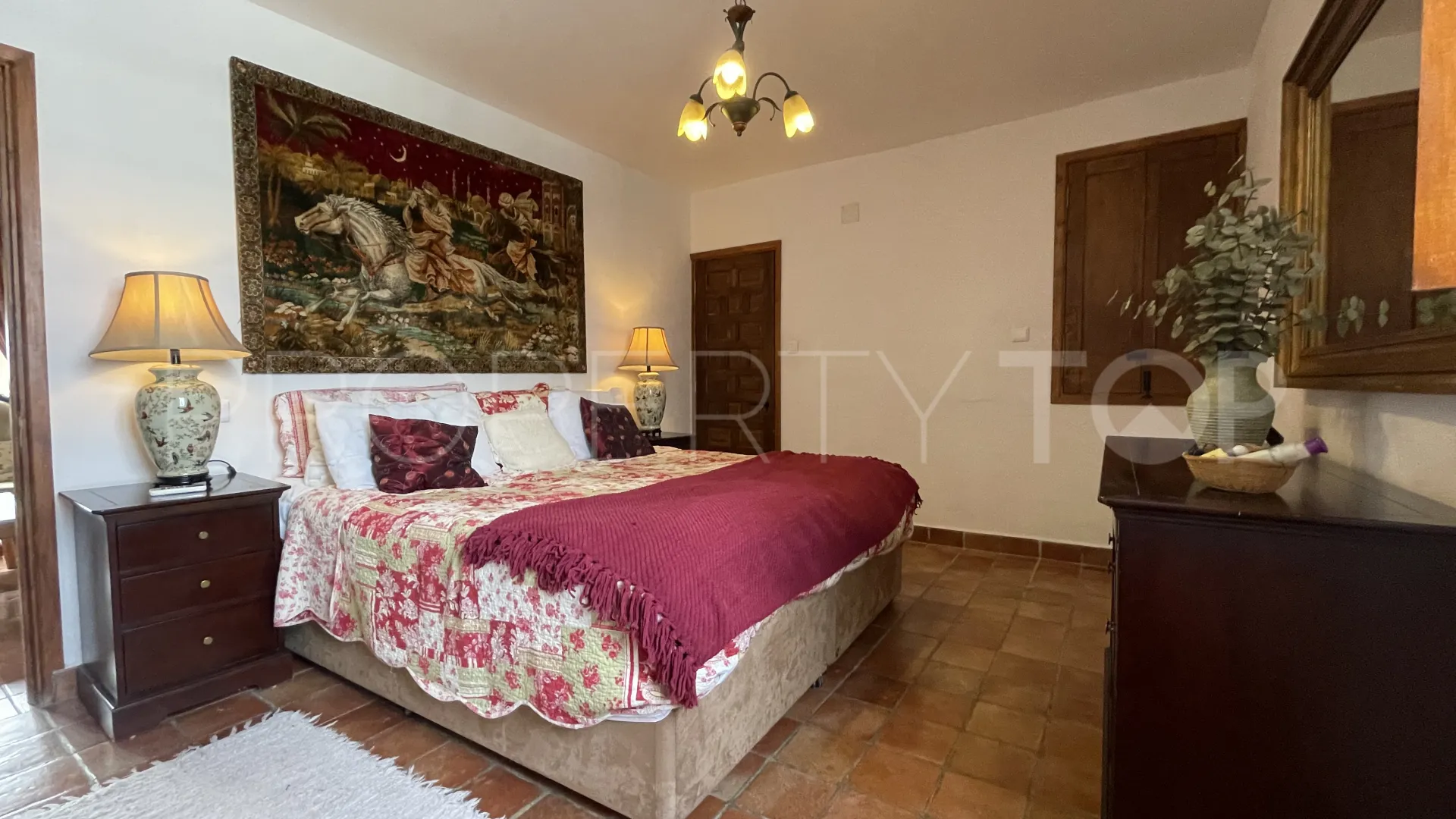 Mollina, cortijo en venta