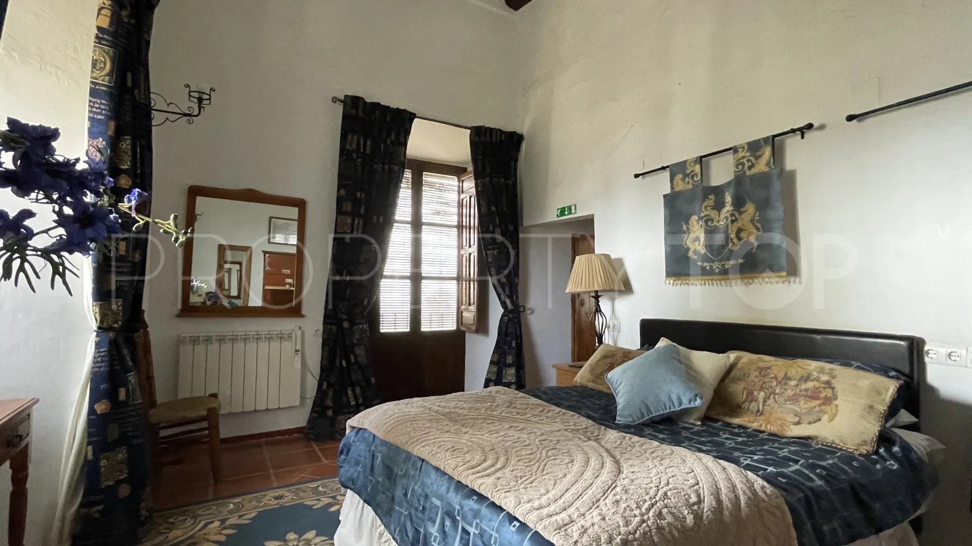 Mollina, cortijo en venta