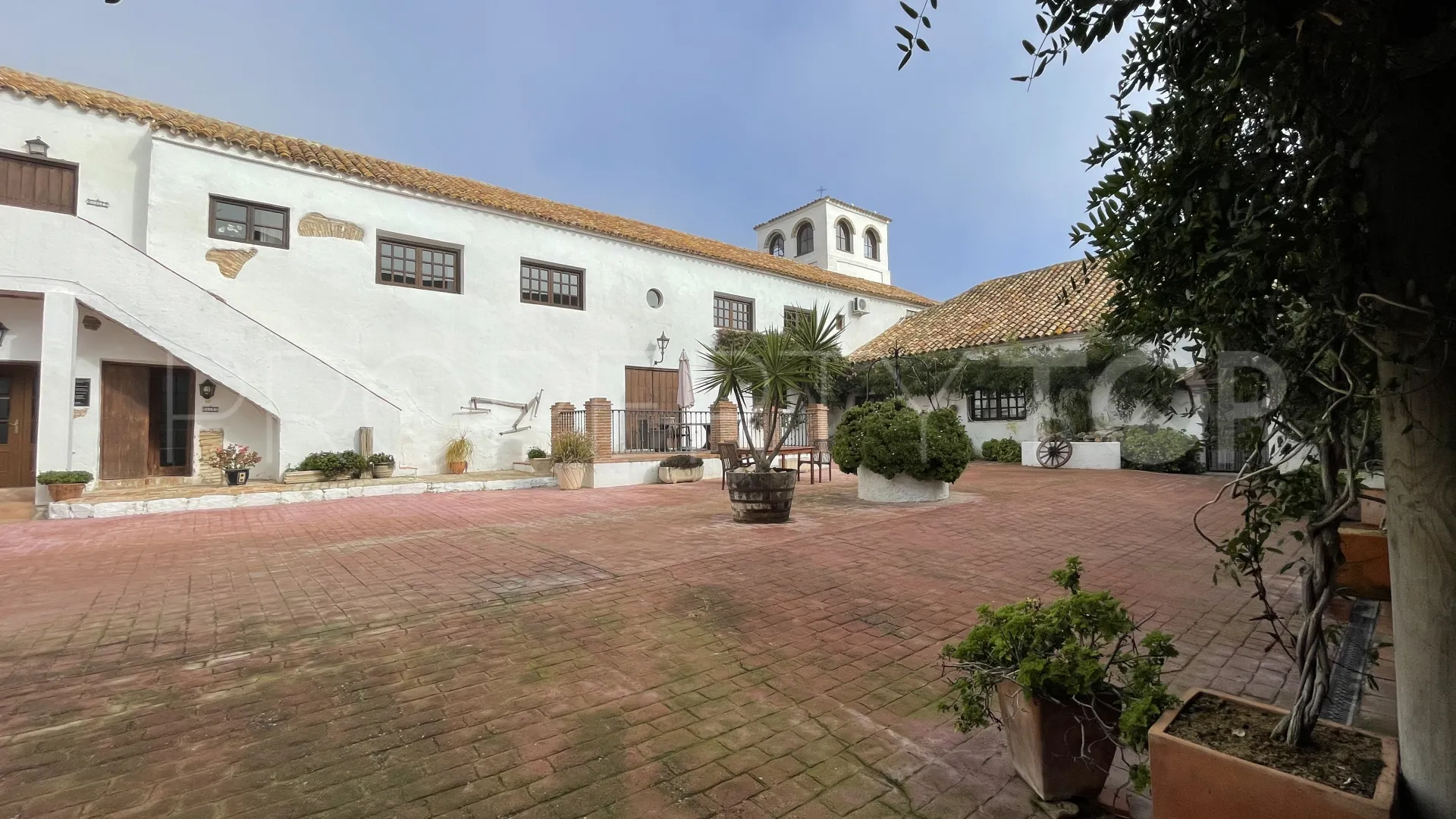 Mollina, cortijo en venta
