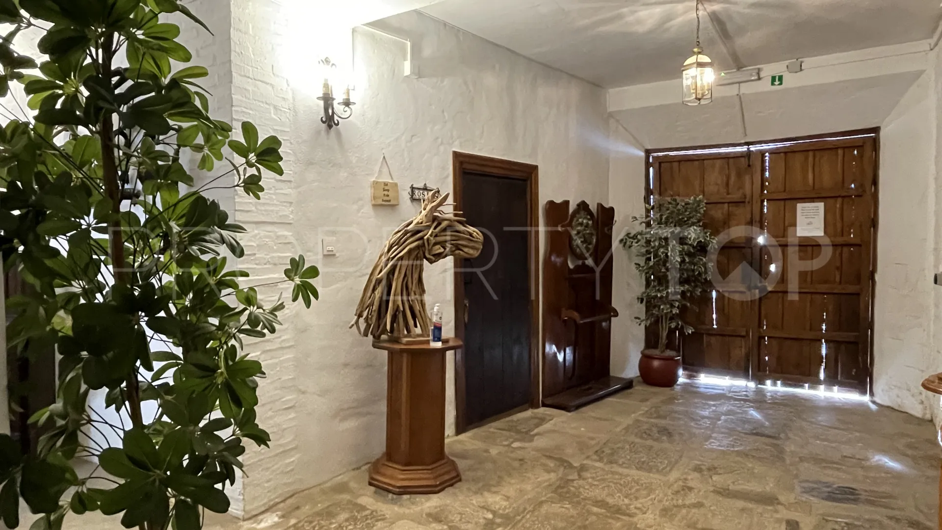 Mollina, cortijo en venta