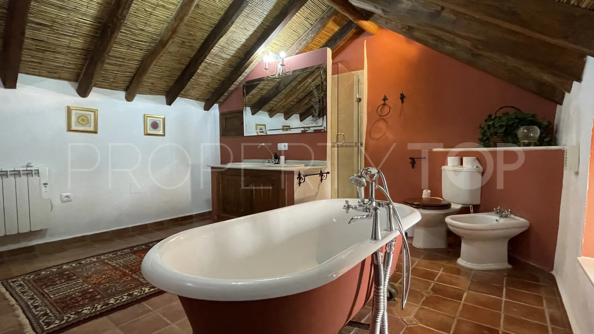 Mollina, cortijo en venta