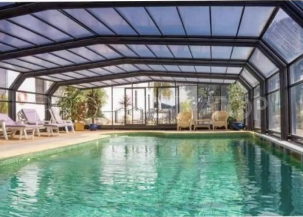 Mollina, cortijo en venta