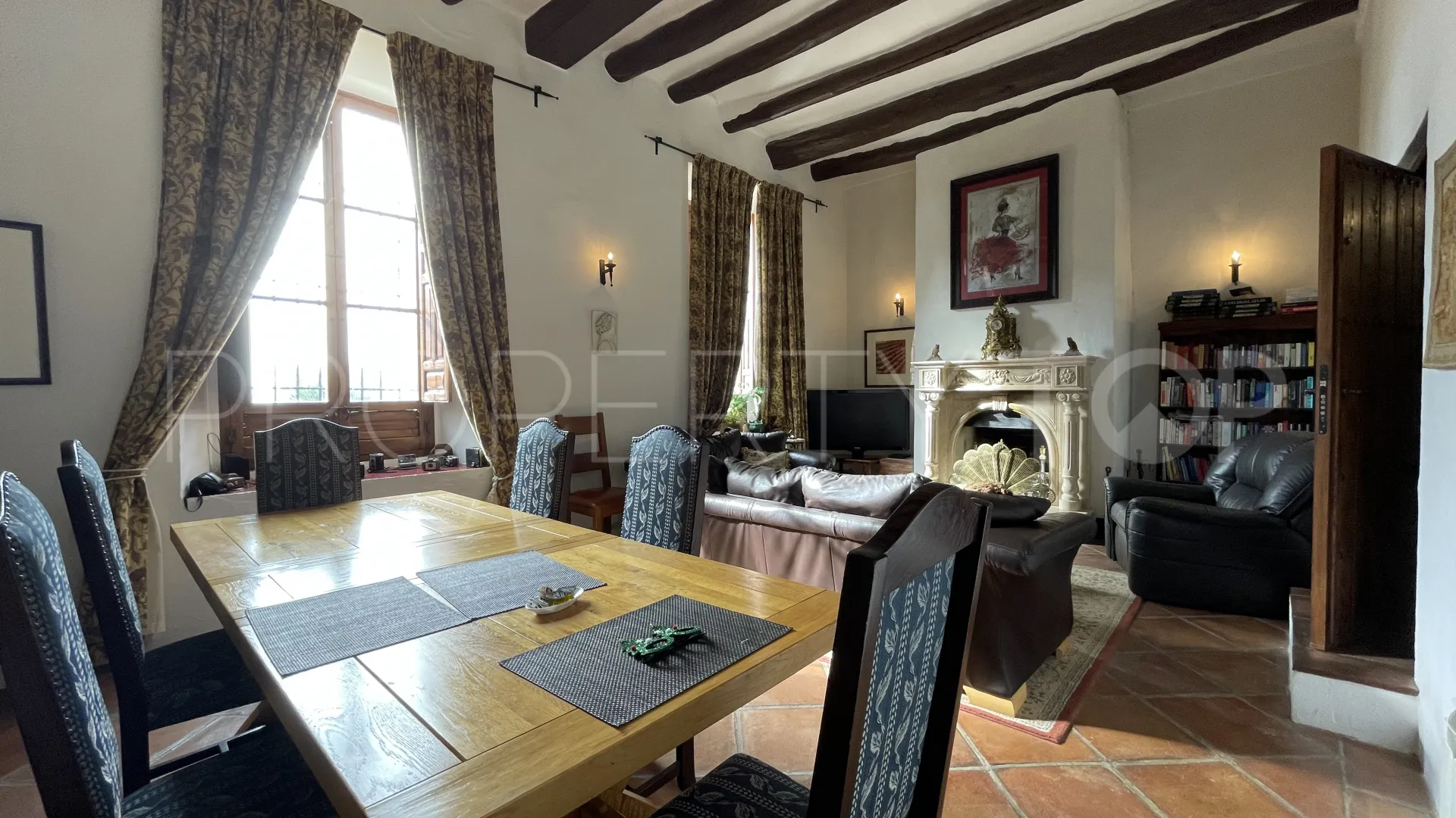 Mollina, cortijo en venta