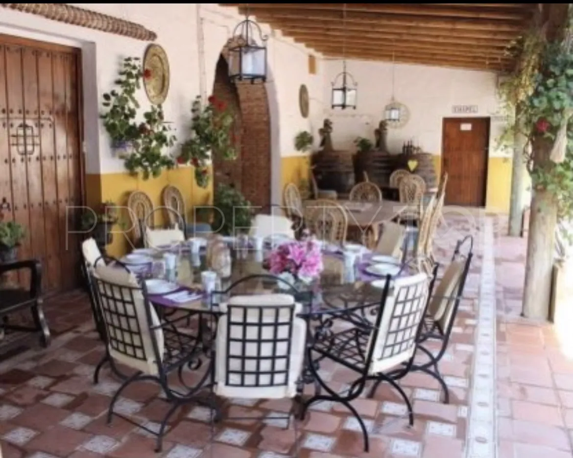 Mollina, cortijo en venta