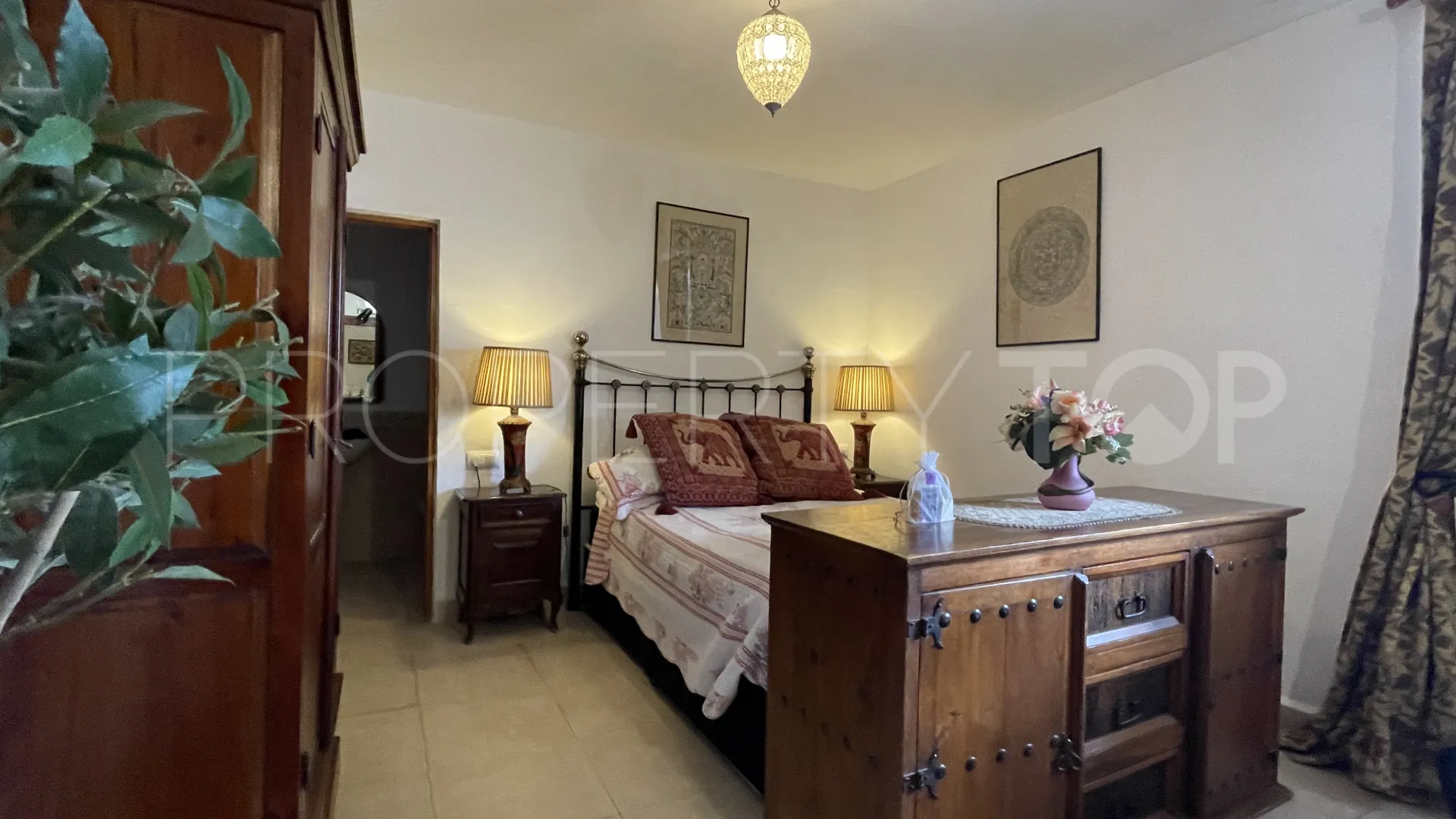 Mollina, cortijo en venta