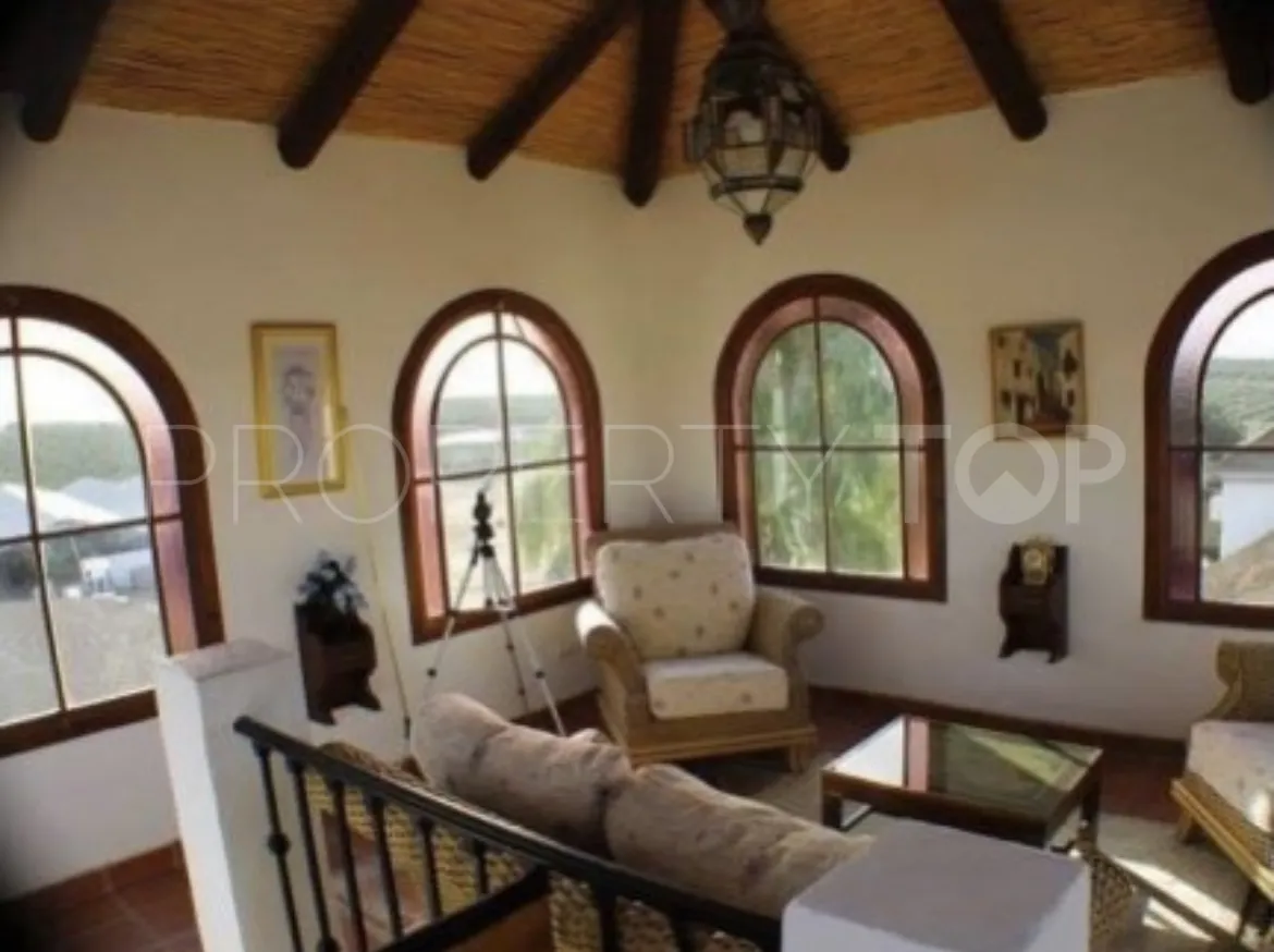 Mollina, cortijo en venta