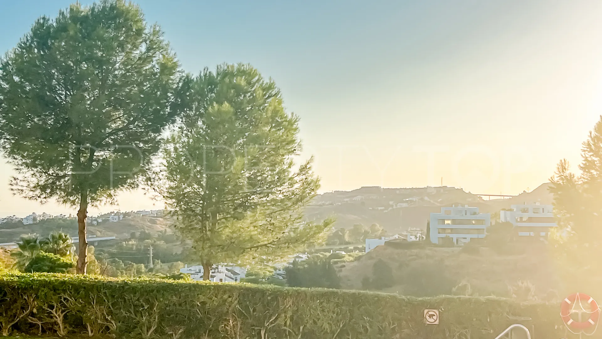 For sale ground floor apartment with 2 bedrooms in Benahavis