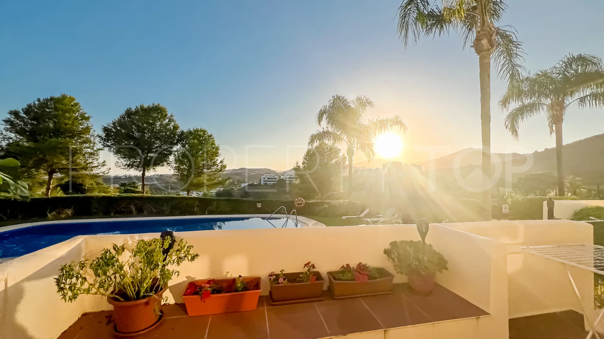 For sale ground floor apartment with 2 bedrooms in Benahavis