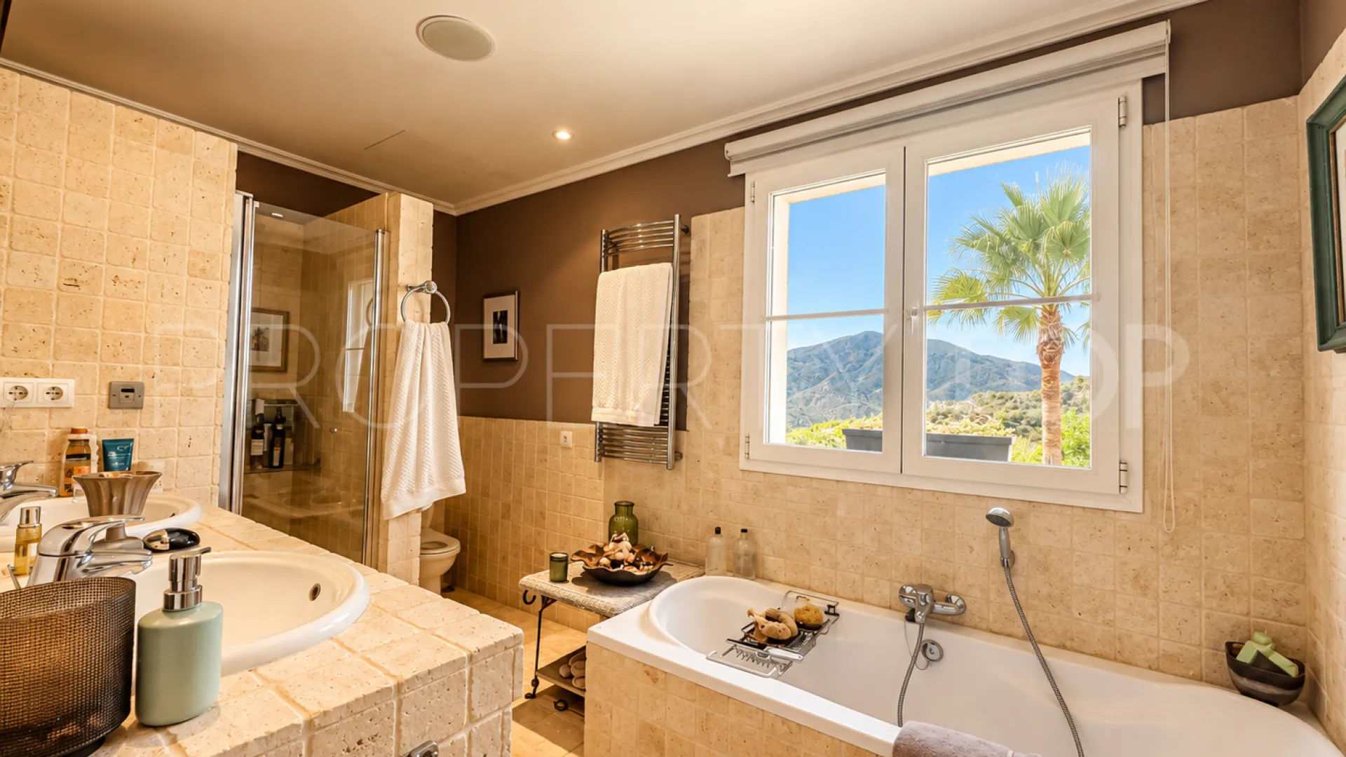 4 bedrooms villa in Sierra Blanca Country Club for sale