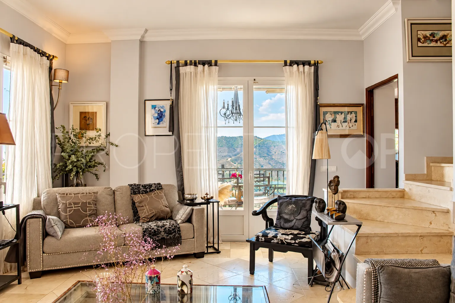 4 bedrooms villa in Sierra Blanca Country Club for sale