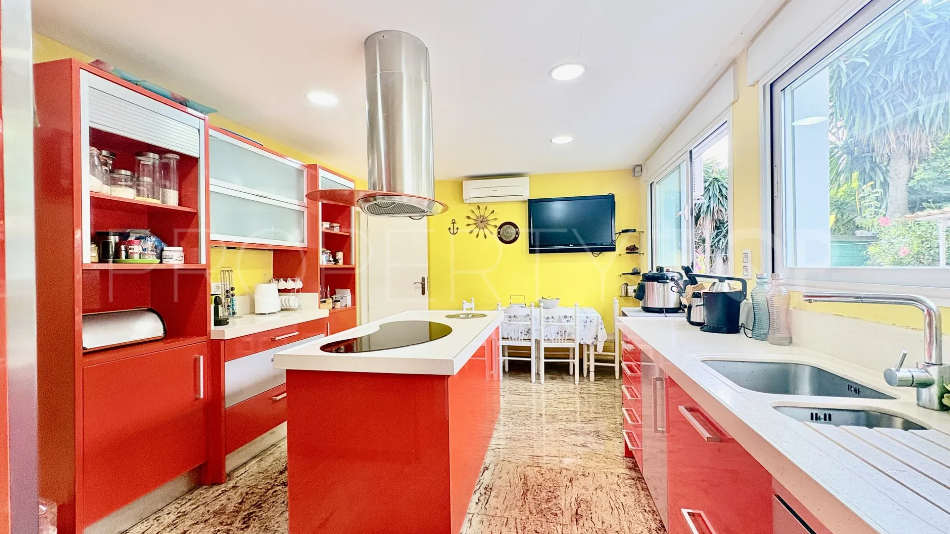 House with 6 bedrooms for sale in El Chaparral