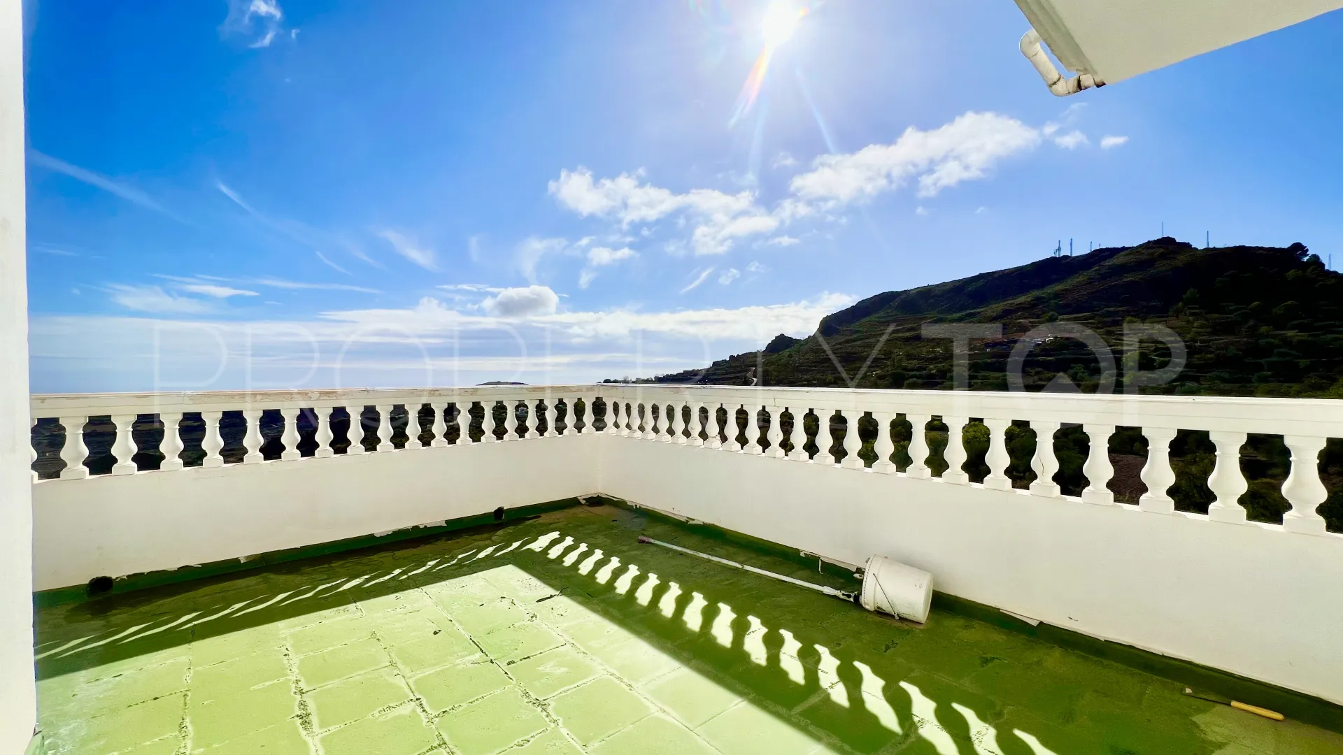 Se vende chalet de 5 dormitorios en Felix