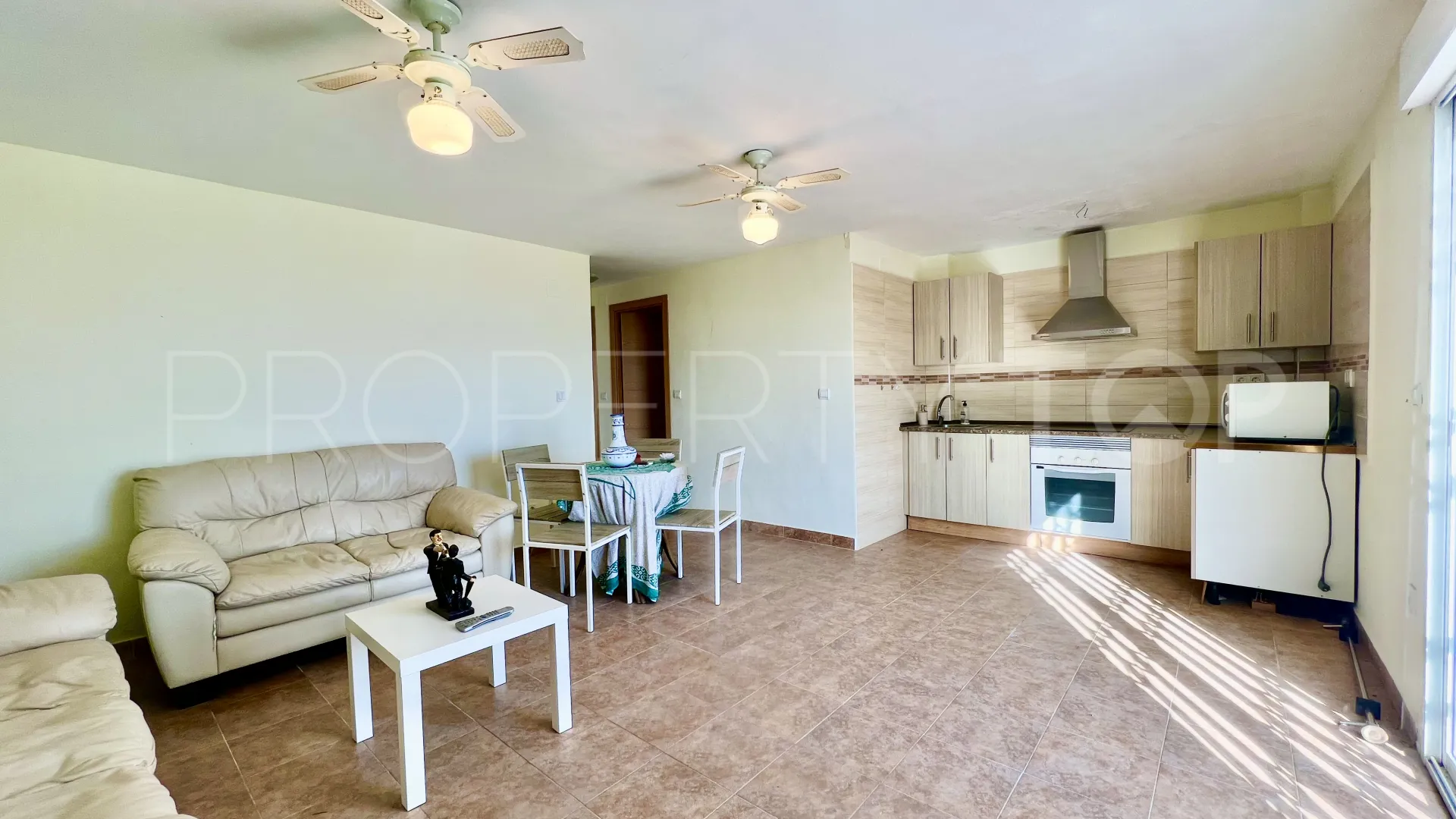 Se vende chalet de 5 dormitorios en Felix