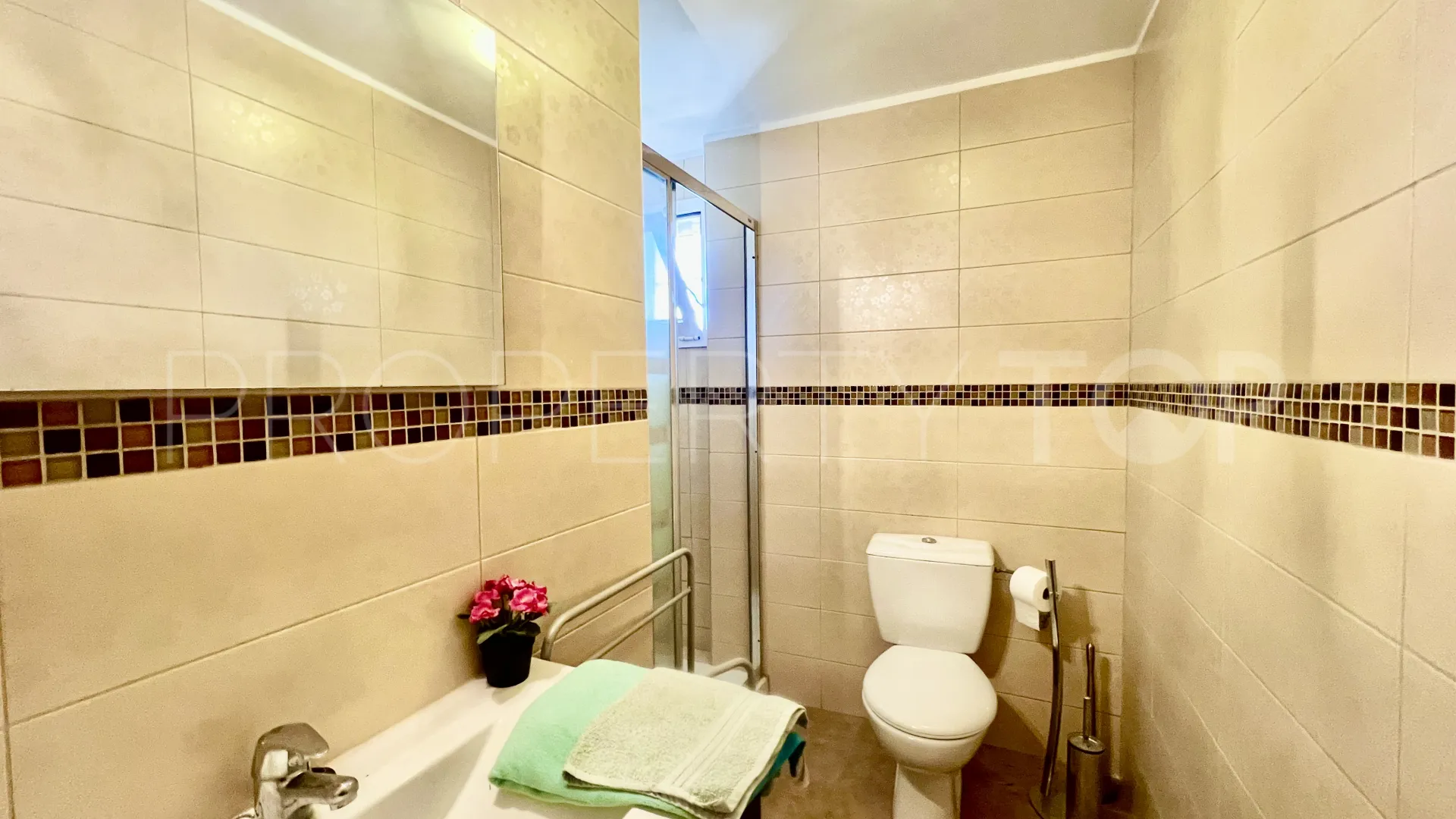 Se vende chalet de 5 dormitorios en Felix