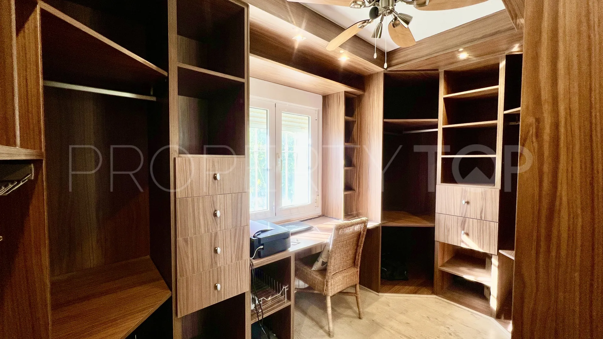 Se vende chalet de 5 dormitorios en Felix