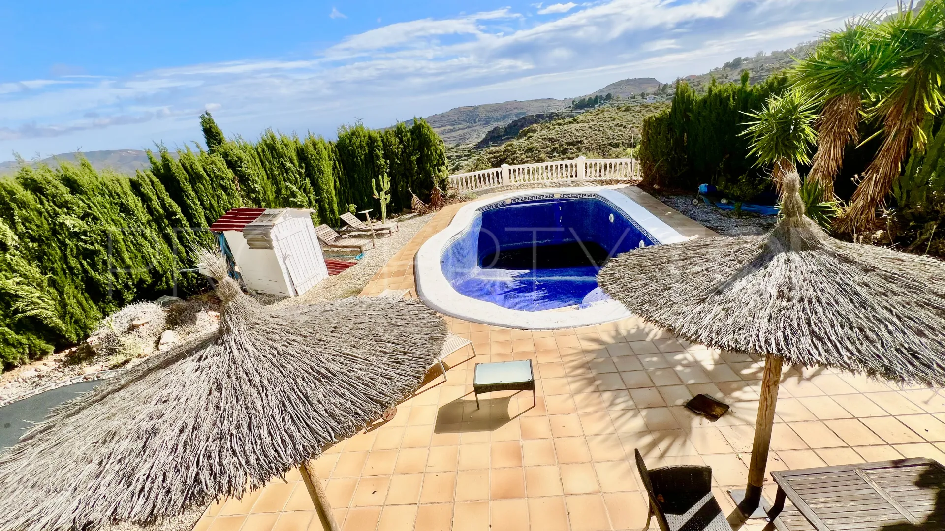 Se vende chalet de 5 dormitorios en Felix