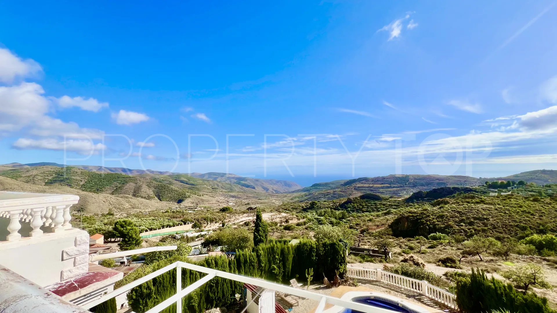 Se vende chalet de 5 dormitorios en Felix