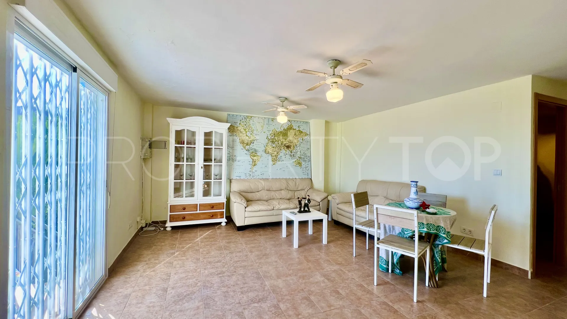 Se vende chalet de 5 dormitorios en Felix