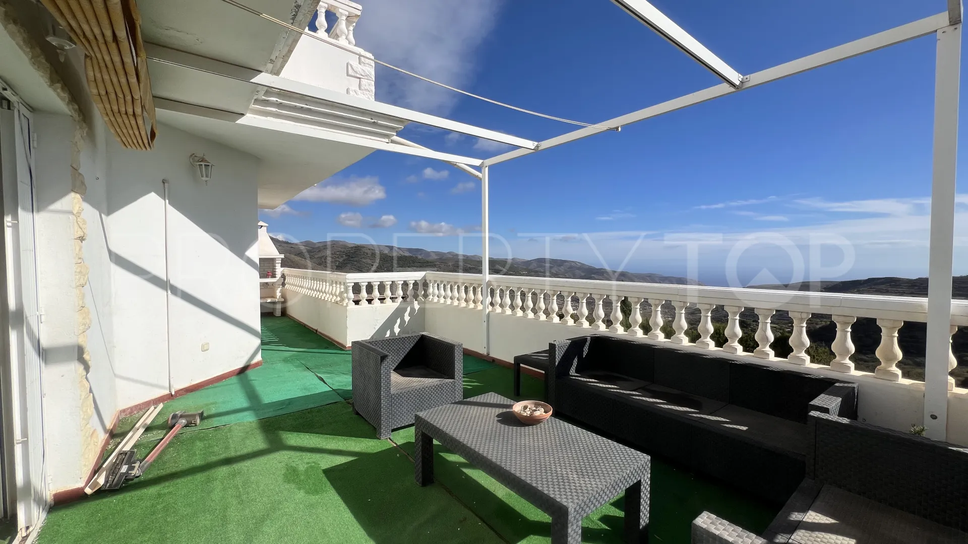 Se vende chalet de 5 dormitorios en Felix