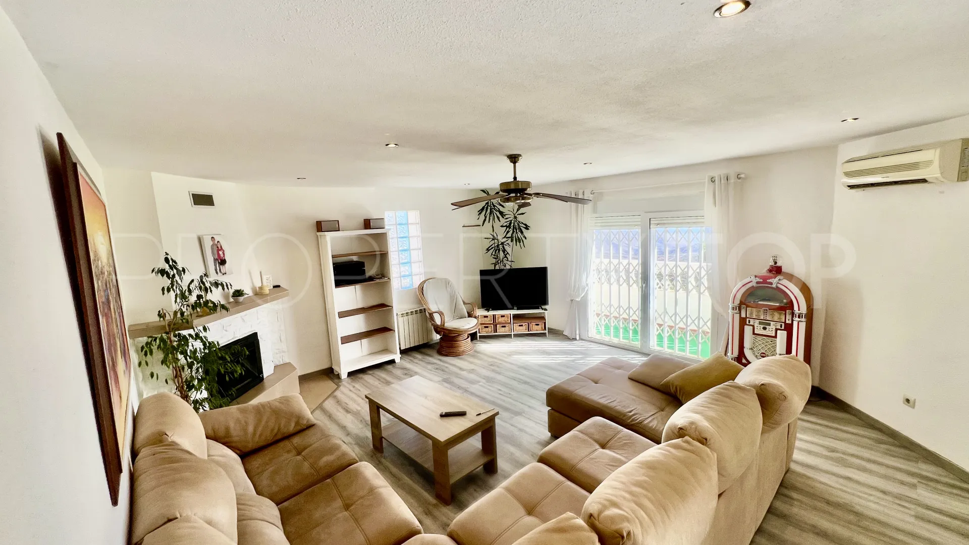 Se vende chalet de 5 dormitorios en Felix