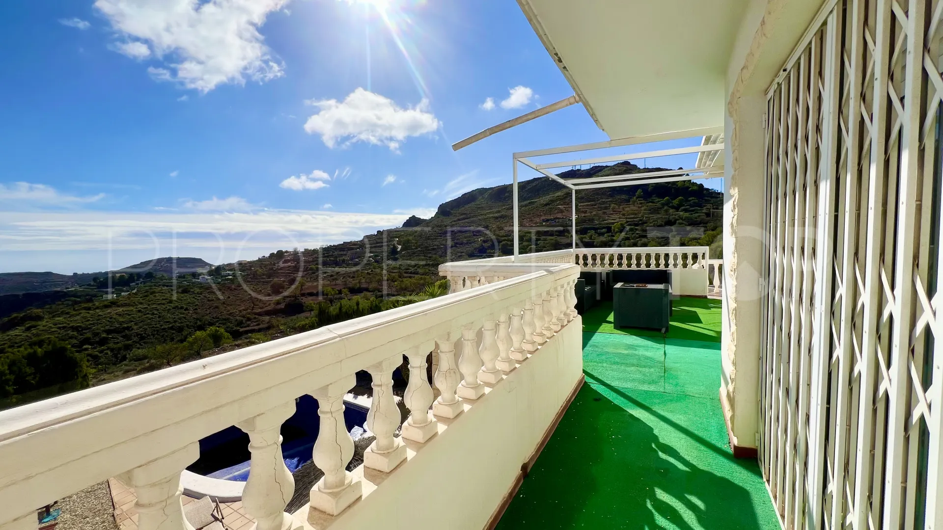Se vende chalet de 5 dormitorios en Felix
