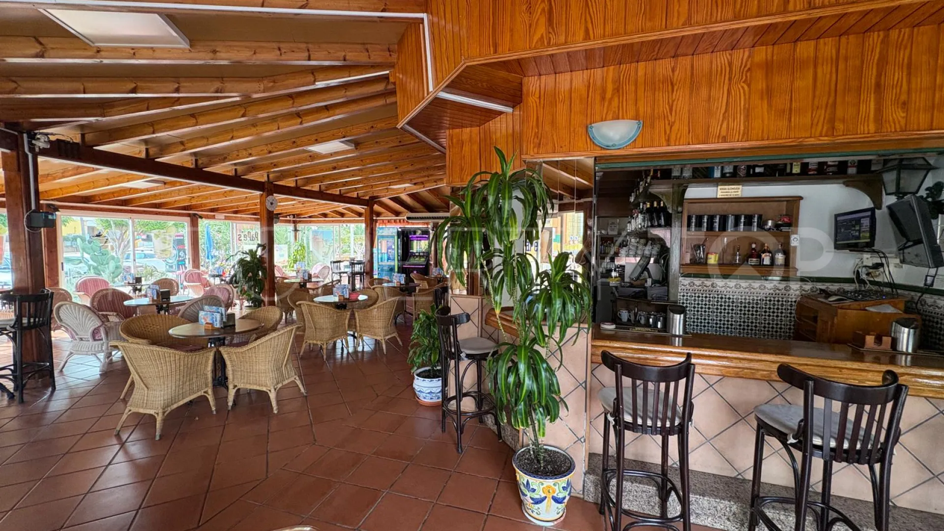 Roquetas de Mar, bar a la venta