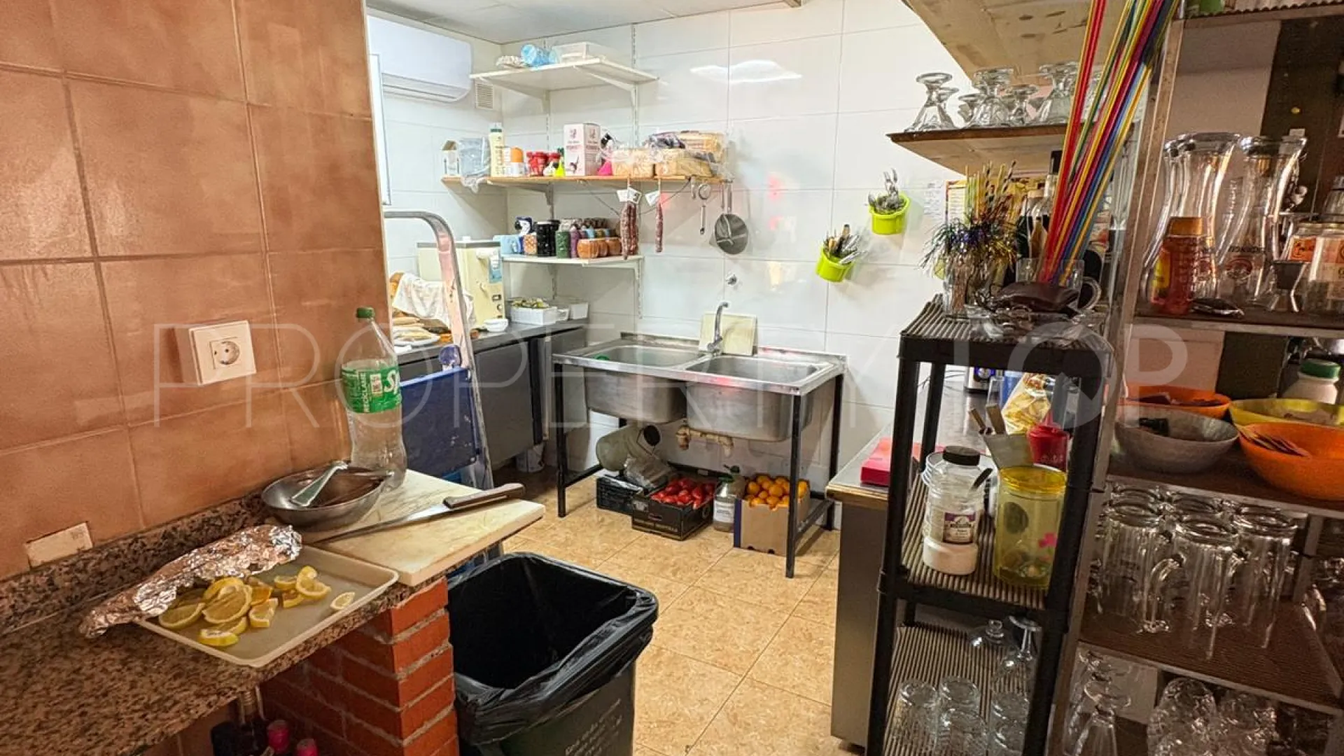 Roquetas de Mar, bar a la venta