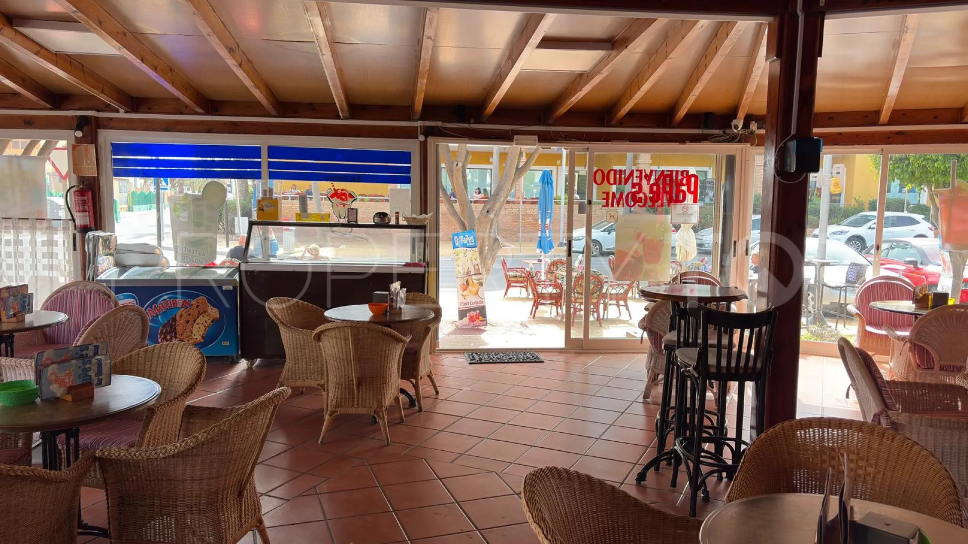 Roquetas de Mar, bar a la venta