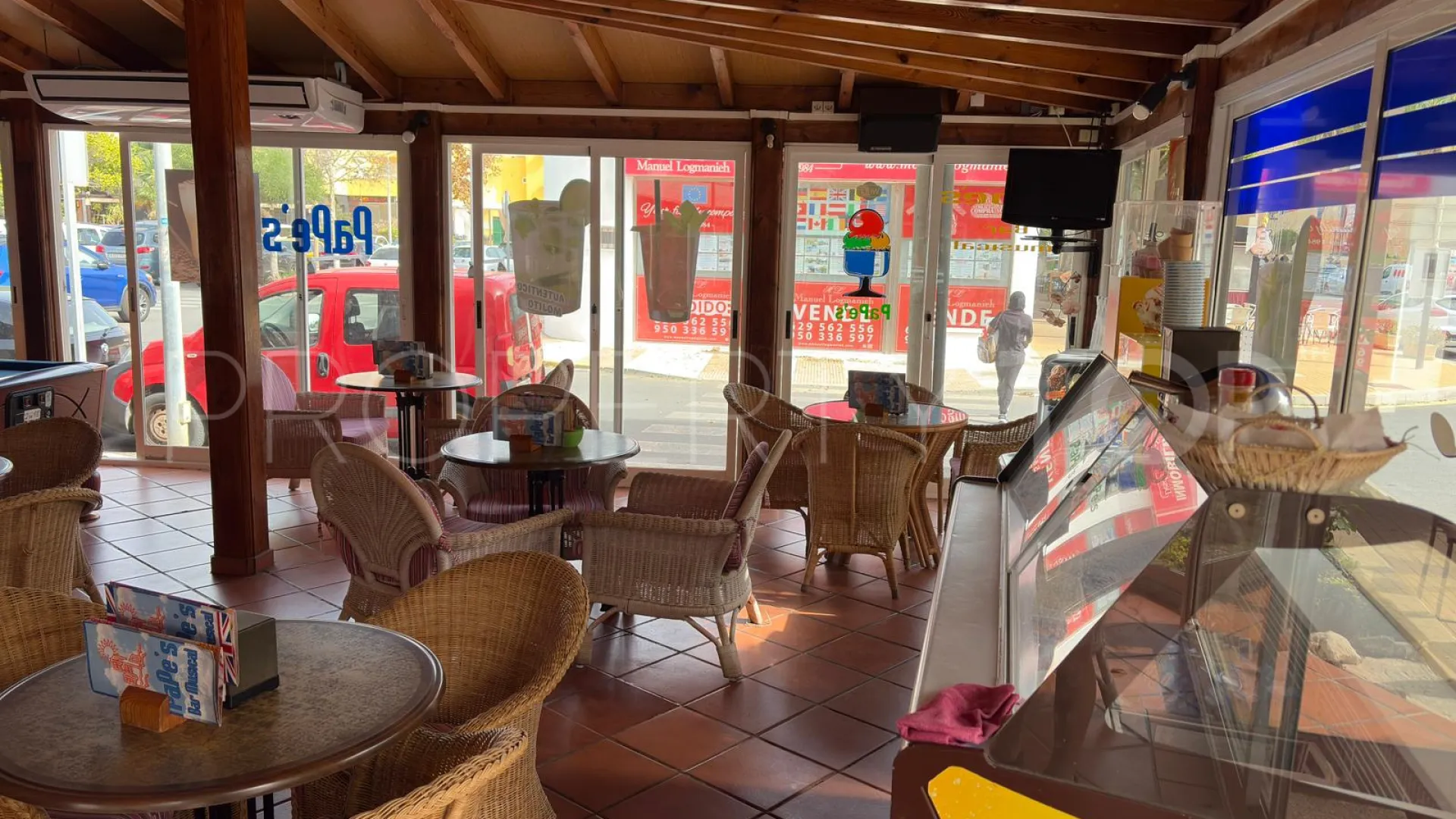 Roquetas de Mar, bar a la venta