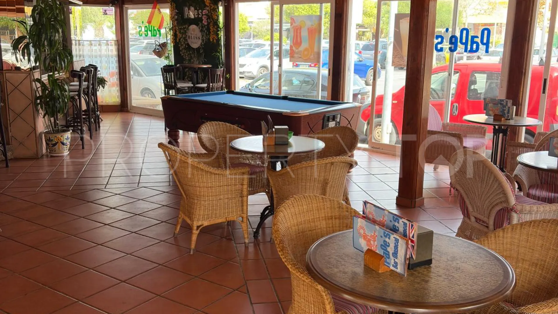 Roquetas de Mar, bar a la venta