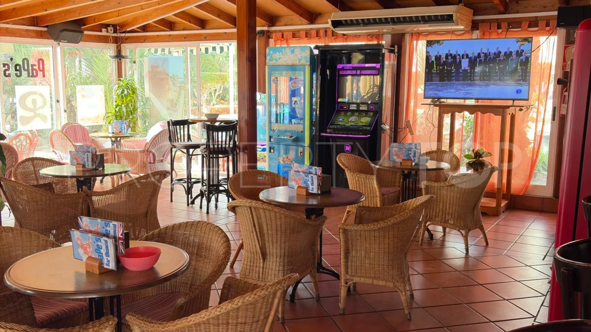Roquetas de Mar, bar a la venta