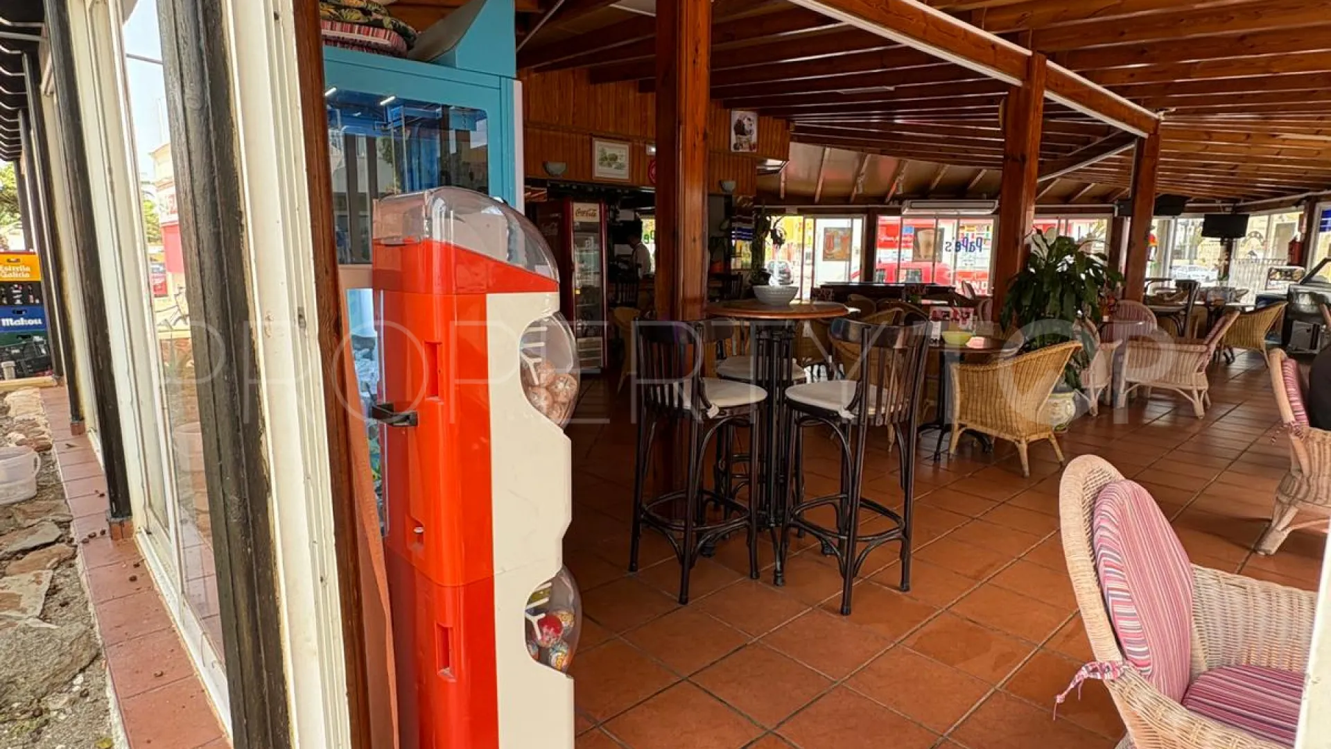 Roquetas de Mar, bar a la venta