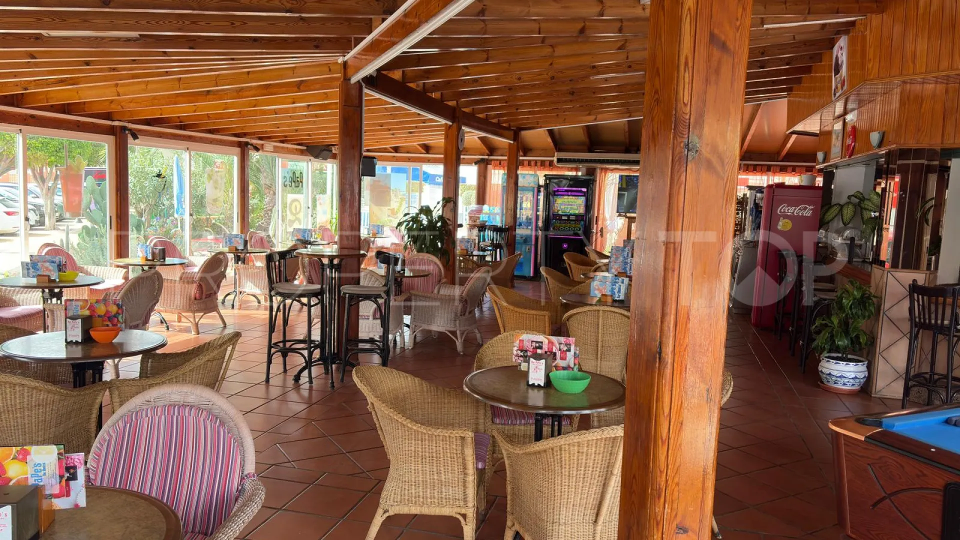 Roquetas de Mar, bar a la venta