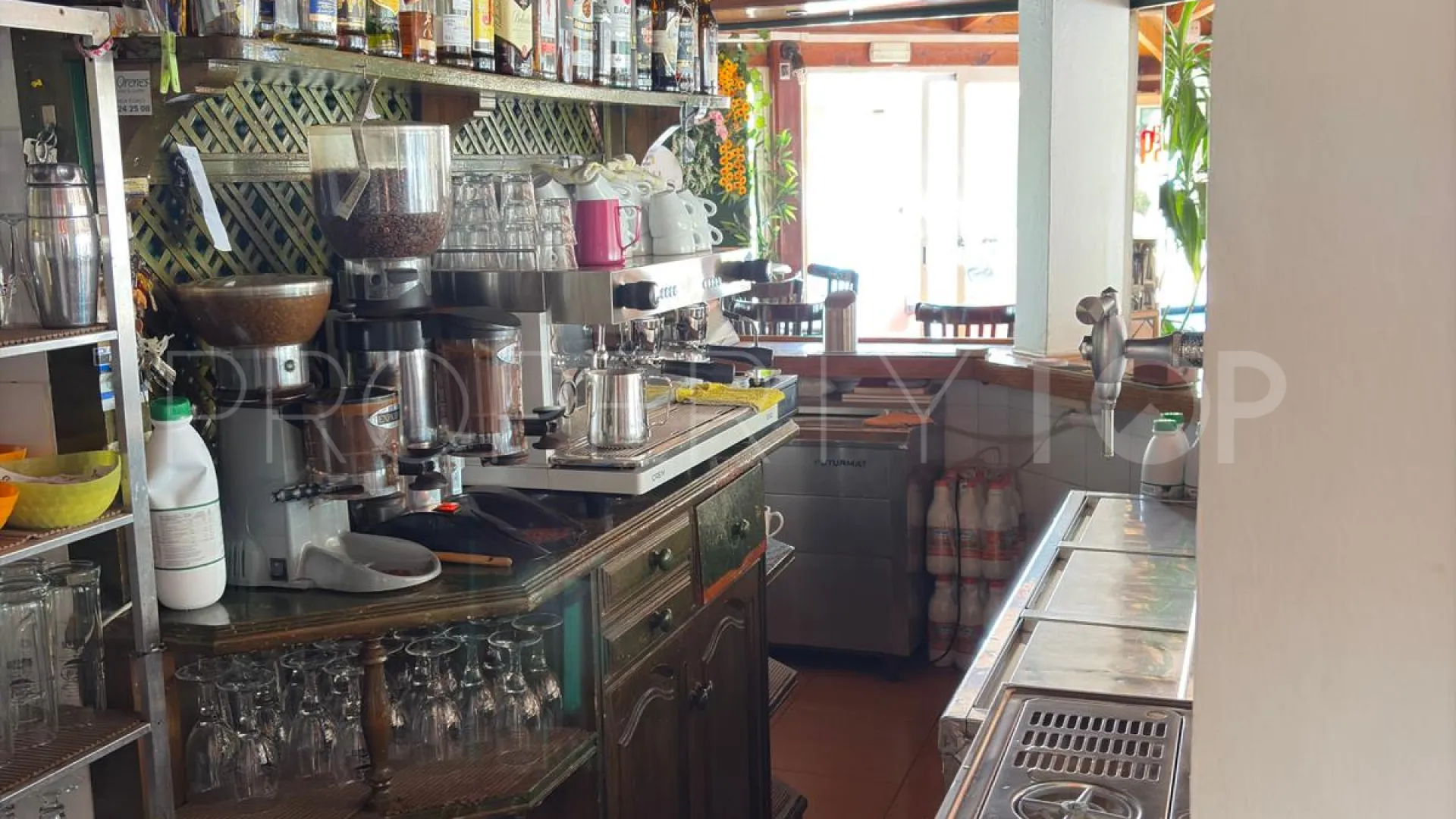 Roquetas de Mar, bar a la venta